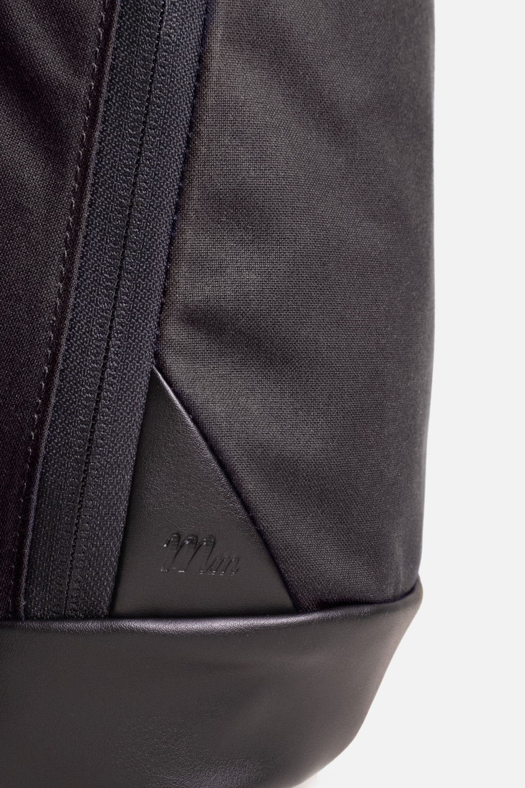 19L Roy Pack WC Black